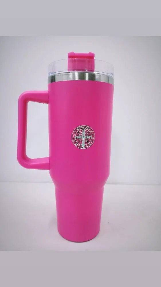 Copo personalizado na cor rosa