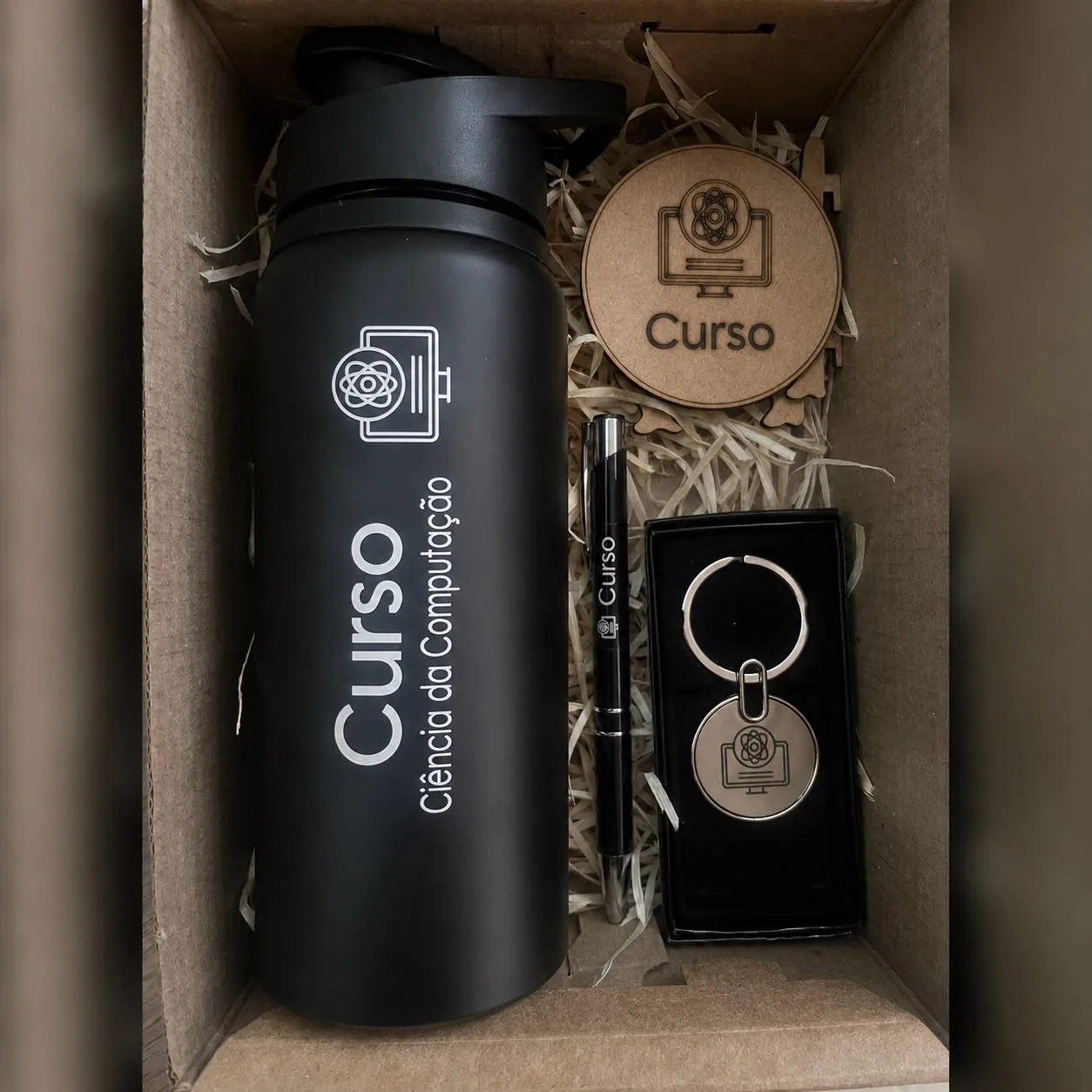 Kit personalizado Montlaser7: garrafa térmica, porta-copo, caneta e chaveiro gravados a laser